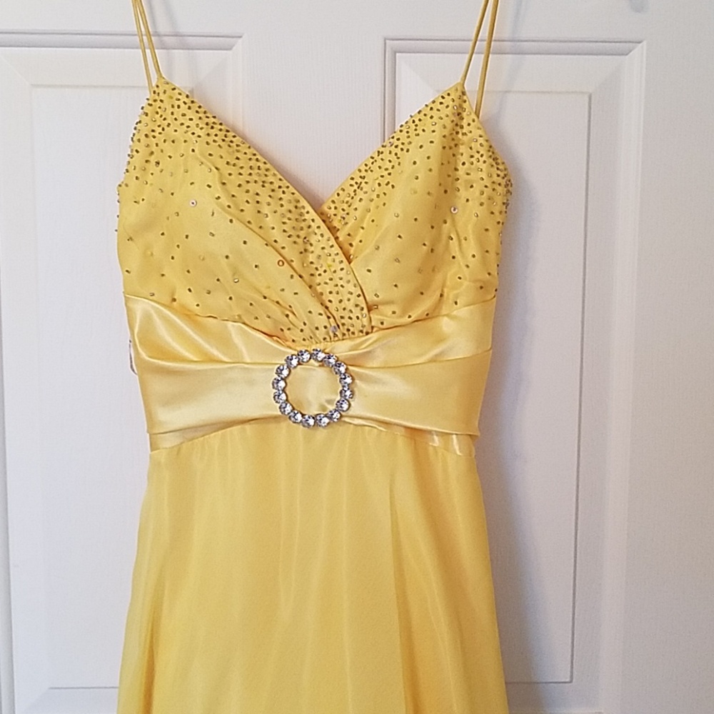Yellow formal prom full length dress size 7/8